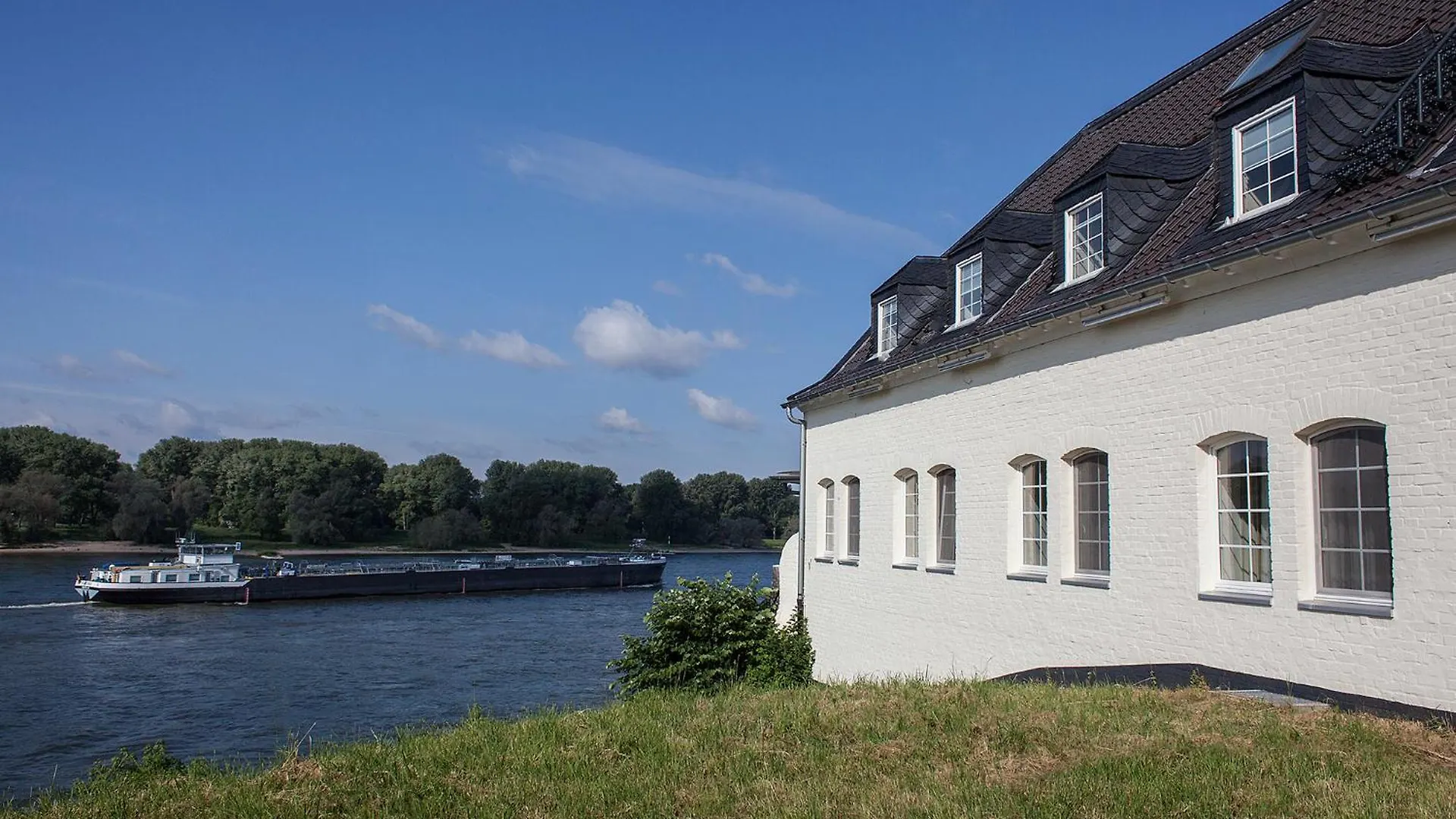 **  Hotel Schnellenburg Düsseldorf Alemania