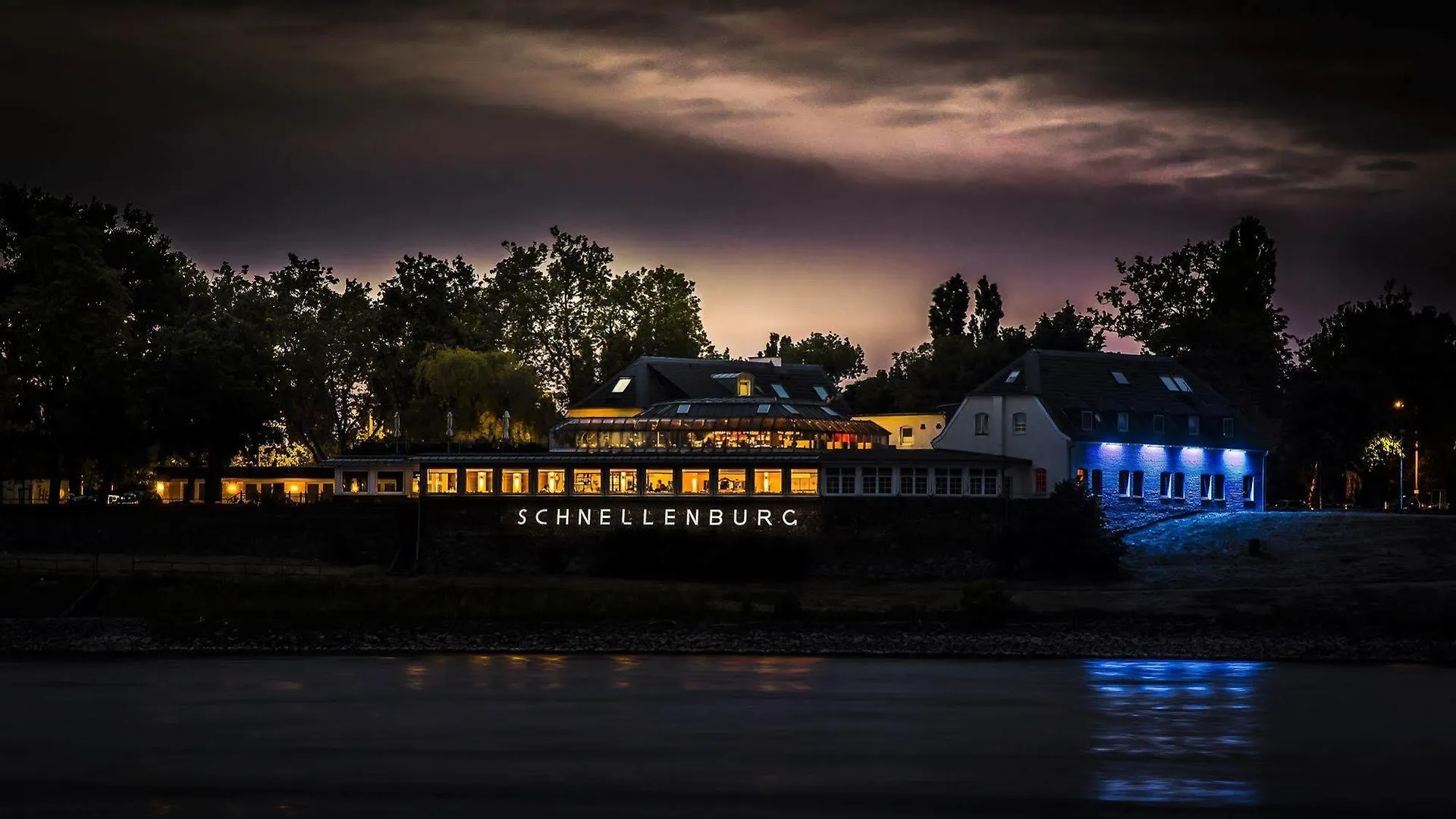 **  Hotel Schnellenburg Düsseldorf Alemania